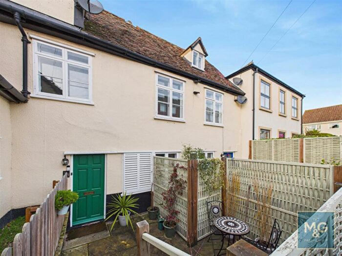 2 Bedroom Town House For Sale In Southgate Street, Bury St. Edmunds, IP33