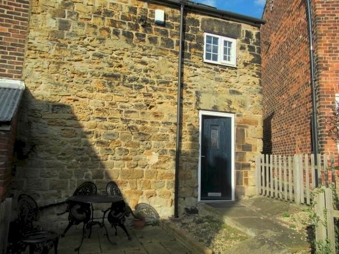 1 Bedroom Cottage To Rent In Park Road, Leeds, LS15