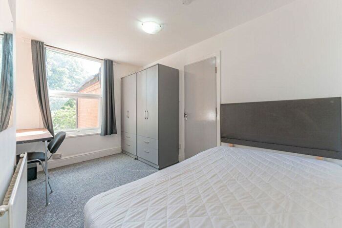 6 Bedroom Terraced House To Rent In Tiverton Road, Selly Oak, Birmingham, B29