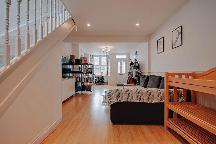 2 Bedroom Terraced House For Sale In Upper Paddock Road, Watford, WD19