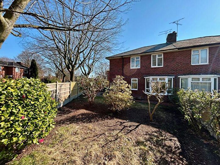 3 Bedroom Semi-Detached House For Sale In Oak Drive, Wrexham, LL12