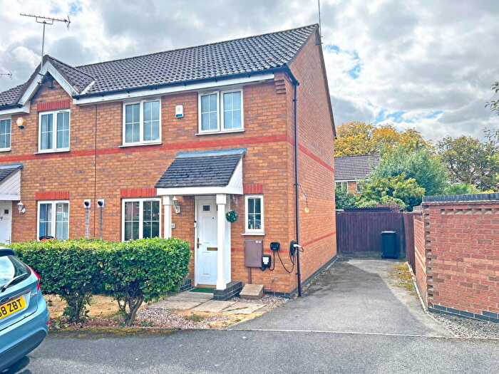 3 Bedroom End Of Terrace House For Sale In Strathern Road, Leicester, Leicestershire, LE3
