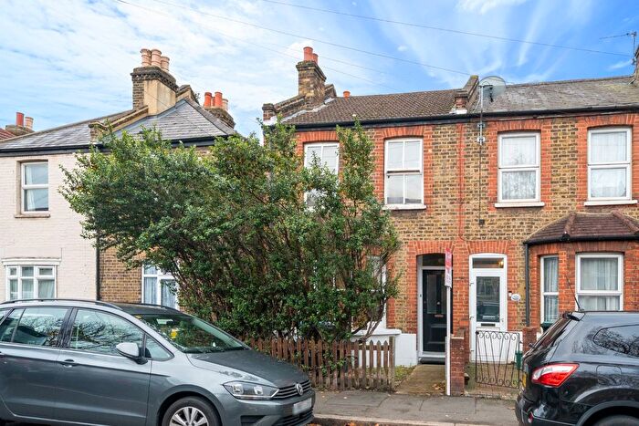3 Bedroom Detached House For Sale In Leonard Road, Streatham, London, SW16
