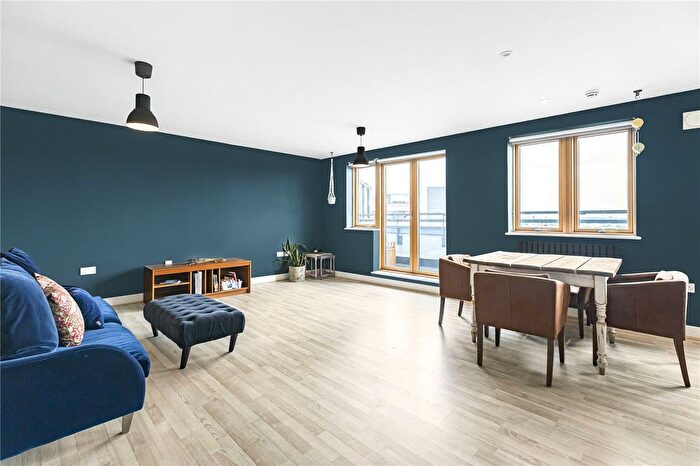 2 Bedroom Flat To Rent In Meath Crescent, Bethnal Green, London, E2