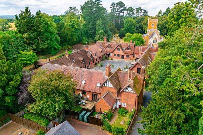5 Bedroom Equestrian Facility For Sale In Stable Yard, Mentmore, Buckinghamshire, LU7