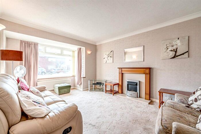 2 Bedroom Bungalow For Sale In Cranleigh Road, Worthing, West Sussex, BN14