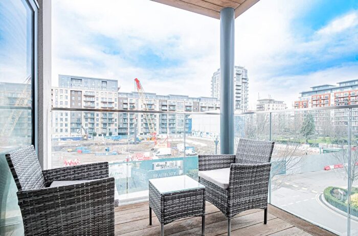 2 Bedroom Flat For Sale In East Drive, London, NW9