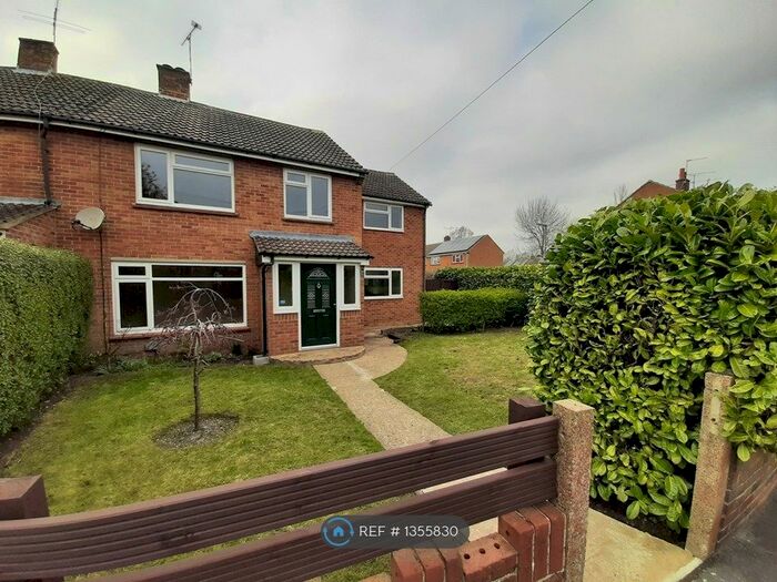 4 Bedroom Semi-Detached House To Rent In Berkshire Road, Camberley, GU15