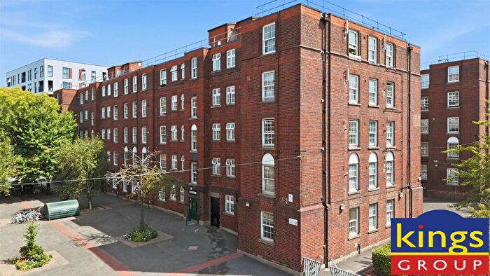 1 Bedroom Flat For Sale In Stamford Hill, London, N16