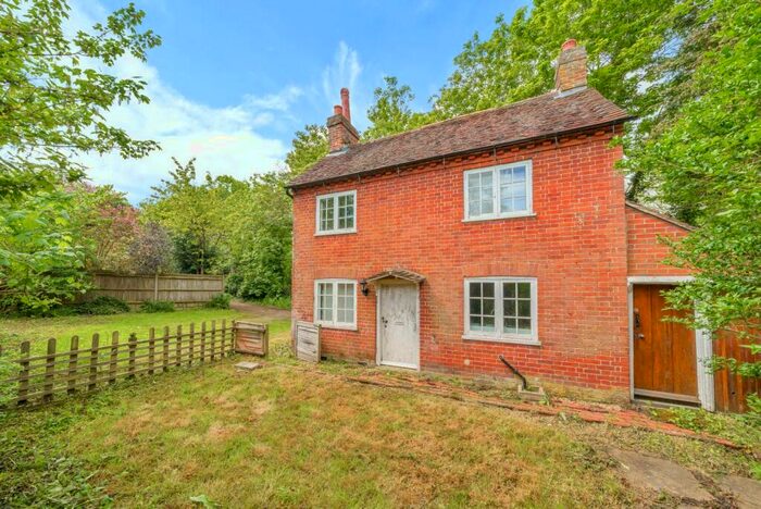 2 Bedroom Detached House For Sale In Parkside Cottages, The Street, West Clandon, GU4