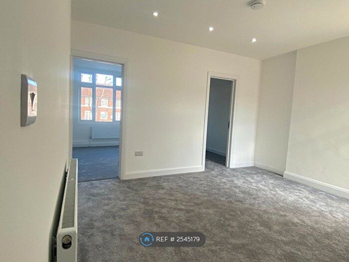 2 Bedroom Flat To Rent In Edgware Road, London, NW9