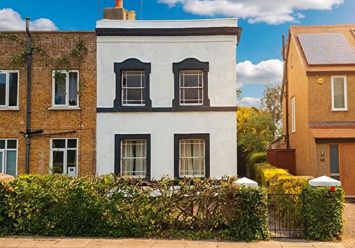 4 Bedroom Semi-Detached House For Sale In Leicester Road, Barnet, Hertfordshire, EN5