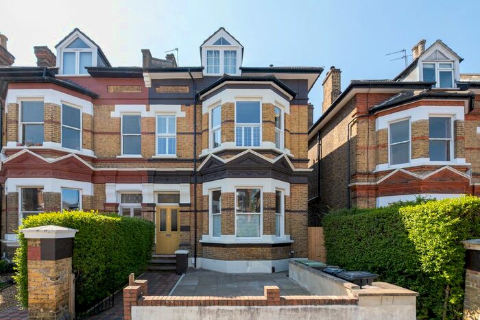 2 Bedroom Flat To Rent In Tierney Road, London, SW2