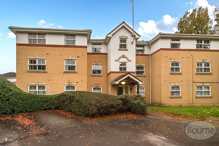 2 Bedroom Apartment For Sale In Whittle Close, Ash Vale, Surrey, GU12