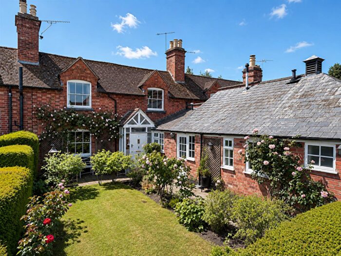 2 Bedroom Cottage For Sale In Marigold Cottage, The Green, Alveston, CV37