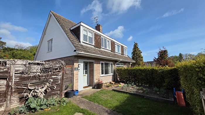 3 Bedroom Semi Detached House For Sale In Beech Close, Southam, CV47