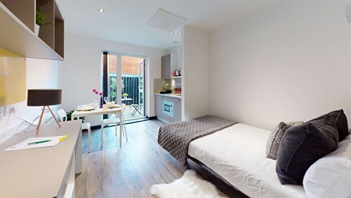 Studio To Rent In Dumfries Street, Luton, LU1