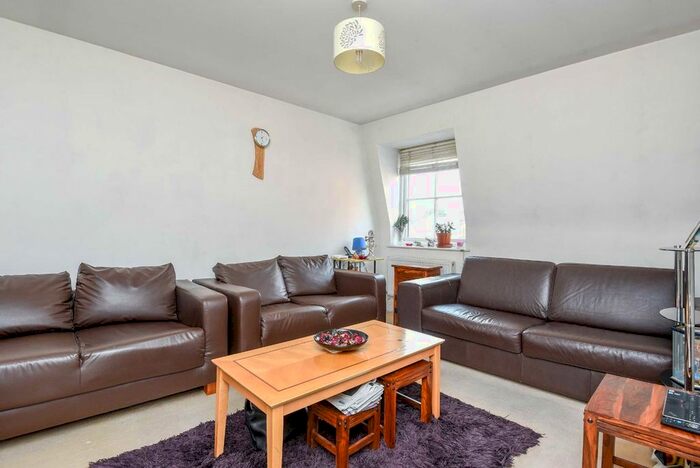 1 Bedroom Flat To Rent In Garratt Lane, London, SW17