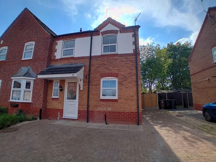 3 Bedroom Semi-Detached House To Rent In Curlew Way, Sleaford, NG34