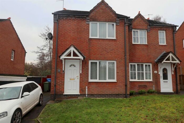 3 Bedroom Semi-Detached House To Rent In Bromley Close, Hednesford, Cannock, WS12