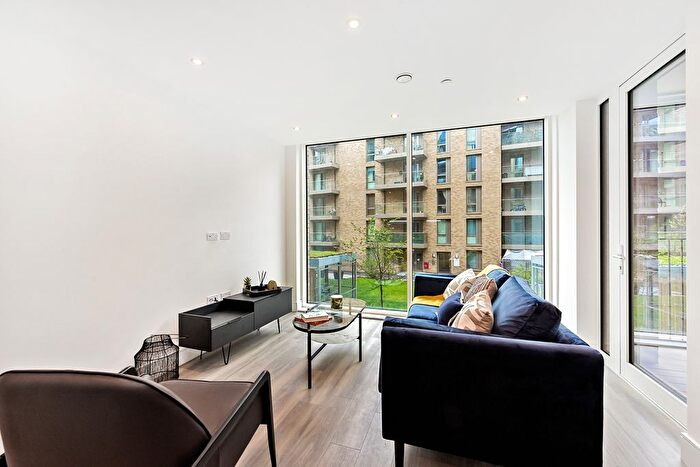 2 Bedroom Flat To Rent In Alwyne Court, Garnet Place, West Drayton, UB7