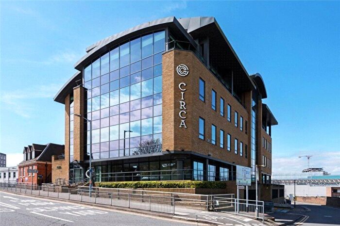 1 Bedroom Apartment For Sale In The Ring, Bracknell, Berkshire, RG12