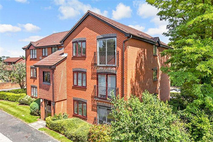 2 Bedroom Flat For Sale In Basing Road, Banstead, Surrey, SM7