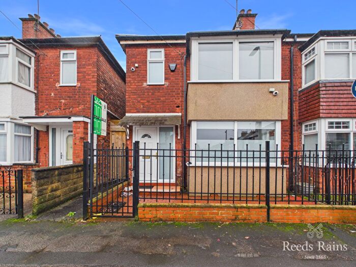 3 Bedroom Semi-Detached House For Sale In Etherington Road, Hull, HU6