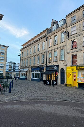 3 Bedroom Apartment To Rent In Kingsmead Street, Bath, Somerset, BA1