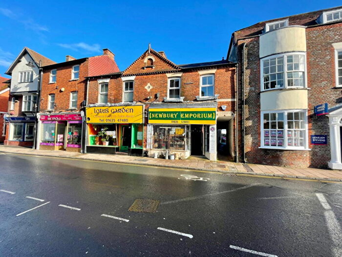 2 Bedroom Apartment To Rent In Cheap Street, Newbury, RG14