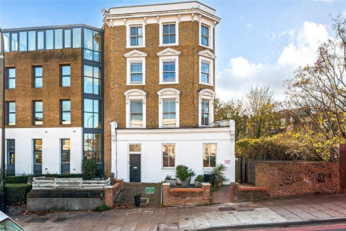 1 Bedroom Flat For Sale In New Cross Road, London, SE14