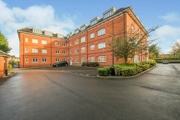 2 Bedroom Apartment To Rent In Regency Point, West Bridgford, NG2