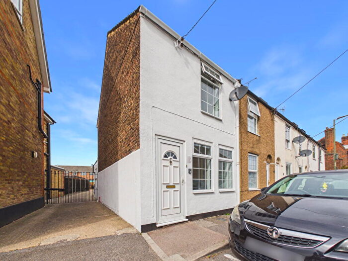3 Bedroom End Of Terrace House For Sale In Church Street, Hoo, Rochester, ME3