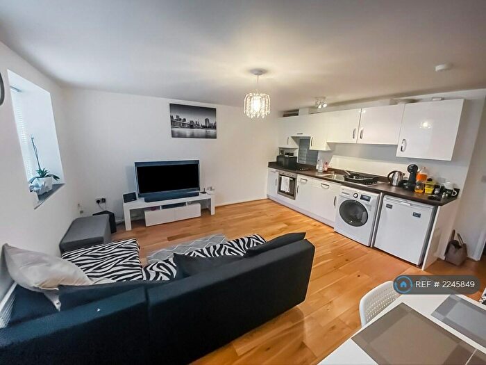 1 Bedroom Flat To Rent In Adelaide Lane, Bournemouth, BH1