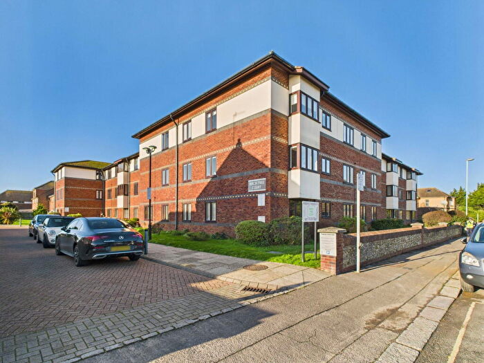 1 Bedroom Flat For Sale In Birch Tree Court, Park Road, Worthing, BN11