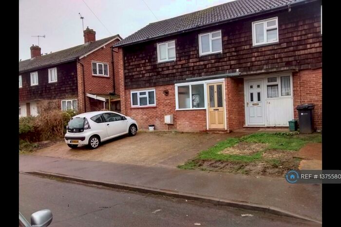 6 Bedroom Semi-Detached House To Rent In Homestall, Guildford, GU2