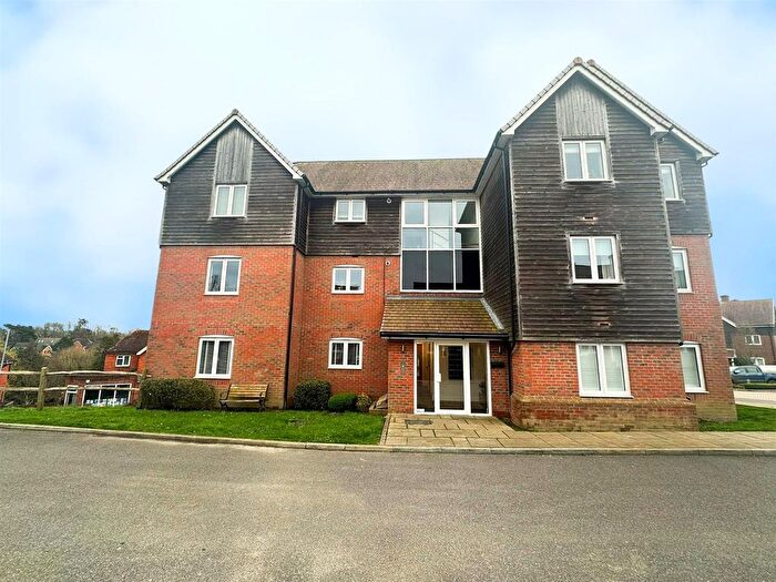 2 Bedroom Flat To Rent In Bramley Avenue, Horam, TN21