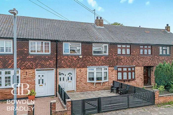 4 Bedroom Terraced House For Sale In Humphrey Close, Clayhall, IG5