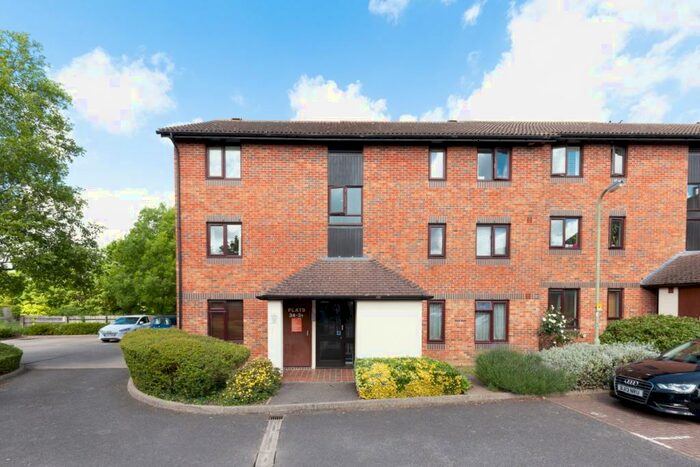1 Bedroom Flat To Rent In Spenlove Close, Abingdon, OX14