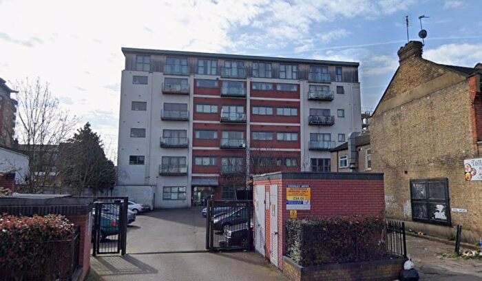 1 Bedroom House To Rent In Ley Street, Ilford, IG1