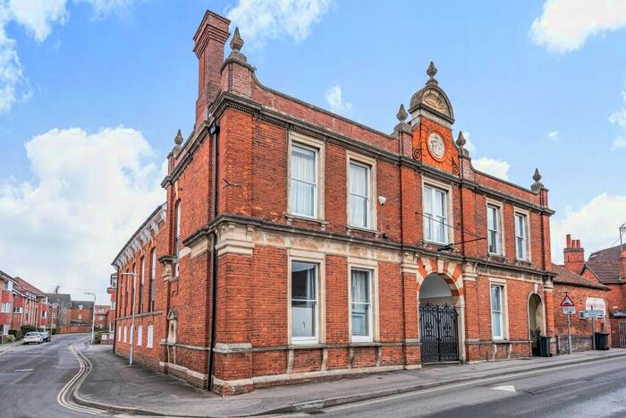 1 Bedroom Flat To Rent In Newbury, Berkshire, RG14