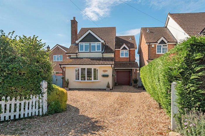 4 Bedroom Detached House For Sale In High Street, Thurleigh, MK44