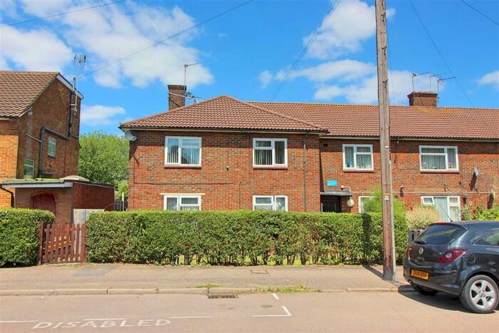 1 Bedroom Flat For Sale In Newark Green, Borehamwood, Herts, WD6