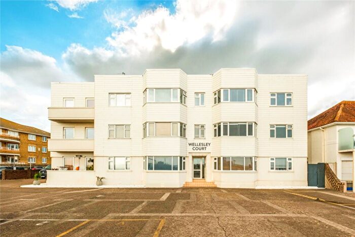 1 Bedroom Apartment For Sale In West Parade, Worthing, West Sussex, BN11