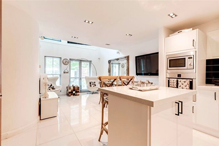 3 Bedroom End Of Terrace House To Rent In Archer Mews, London, SW9