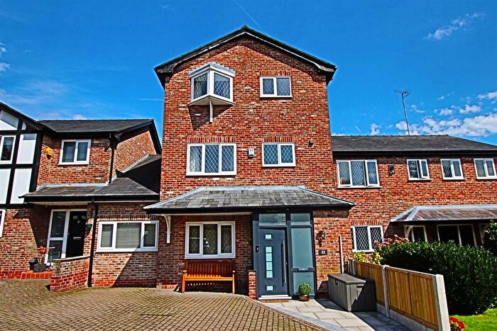 4 Bedroom Town House To Rent In Ash Grove, Bowdon, Altrincham, WA14