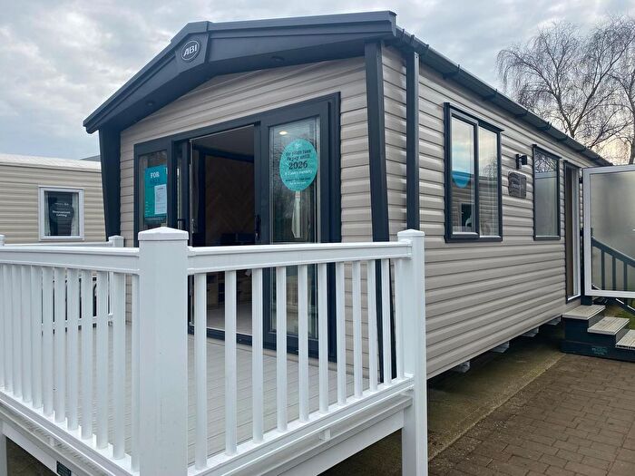 2 Bedroom Mobile/park Home For Sale In Abi Discovery-Tattershall Lakes, Sleaford Road, Lincoln, LN4