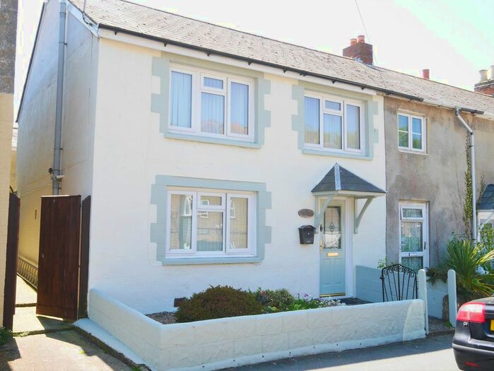 2 Bedroom Property To Rent In Albert Street, Ventnor, Isle Of Wight., PO38