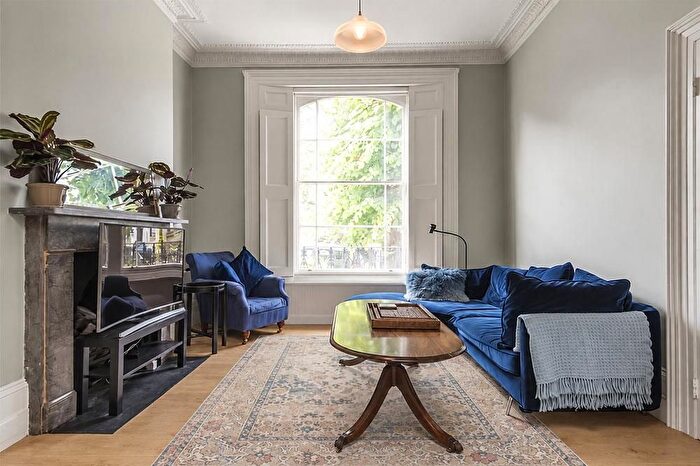 1 Bedroom Flat To Rent In Beaufort Gardens, Knightsbridge, London, SW3