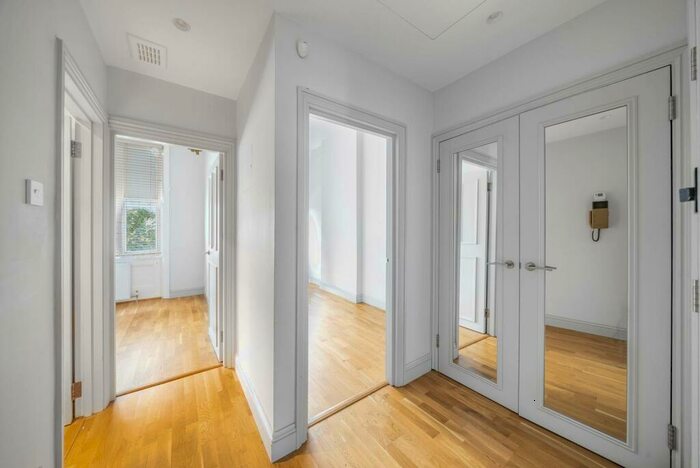 2 Bedroom Flat To Rent In Abbey Road, St John's Wood, London, NW8